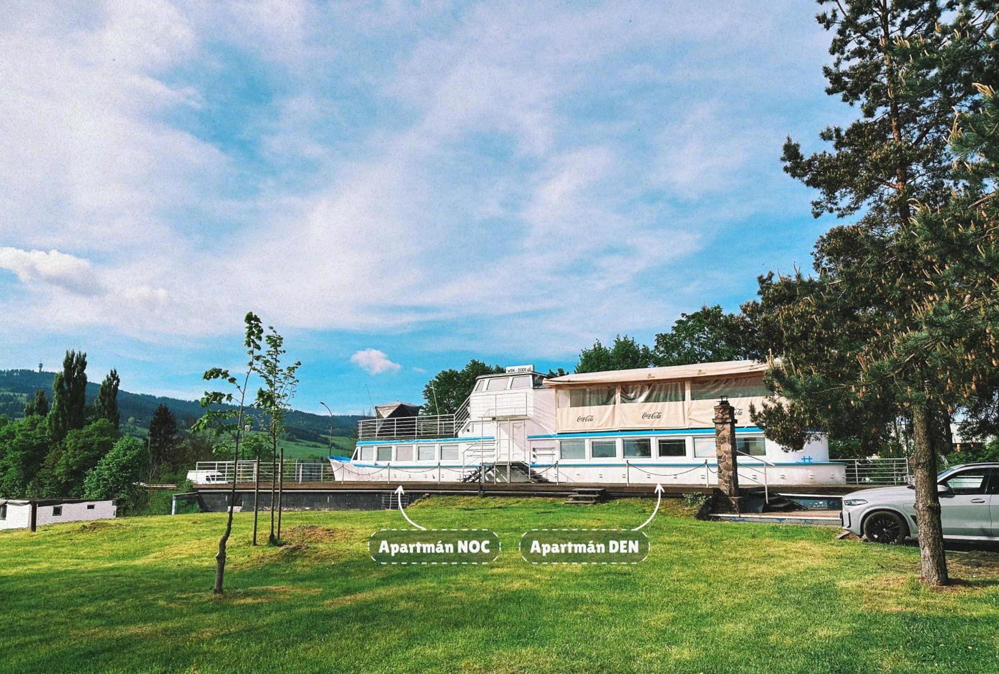 Unique Boat Apartments By Lake - Kajuta 1958 Námestovo Buitenkant foto